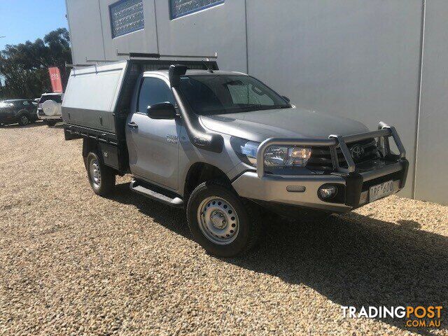 2020 TOYOTA HILUX   CAB CHASSIS