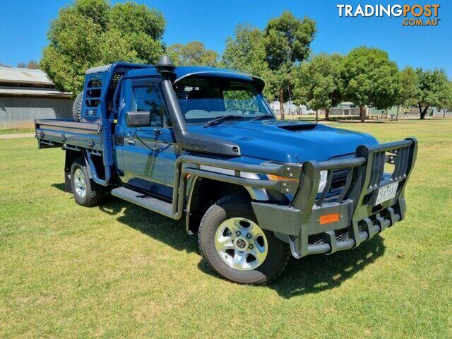 2023 TOYOTA LANDCRUISER   CAB CHASSIS