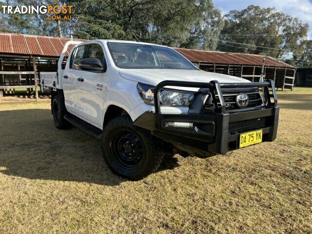 2021 TOYOTA HILUX   DUAL CAB CHASSIS