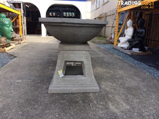 BIRD BATH BOWL WITH STAND AND LAMP (GREY/ NAT)