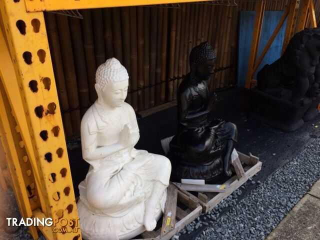 STATUE SITTING BUDDHA PRAYING 80x45x40cm (WHITE)