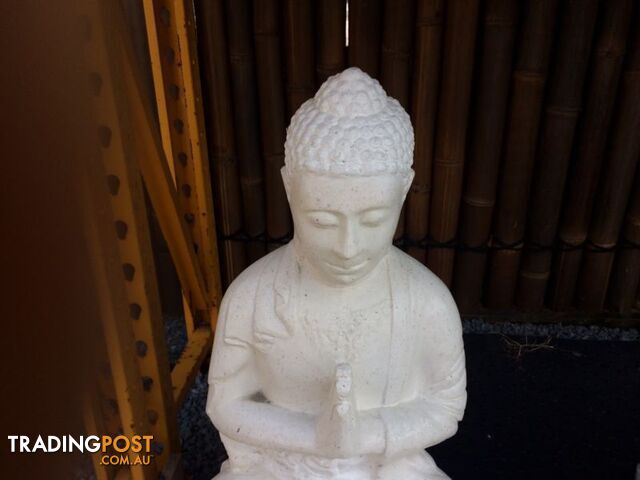 STATUE SITTING BUDDHA PRAYING 80x45x40cm (WHITE)