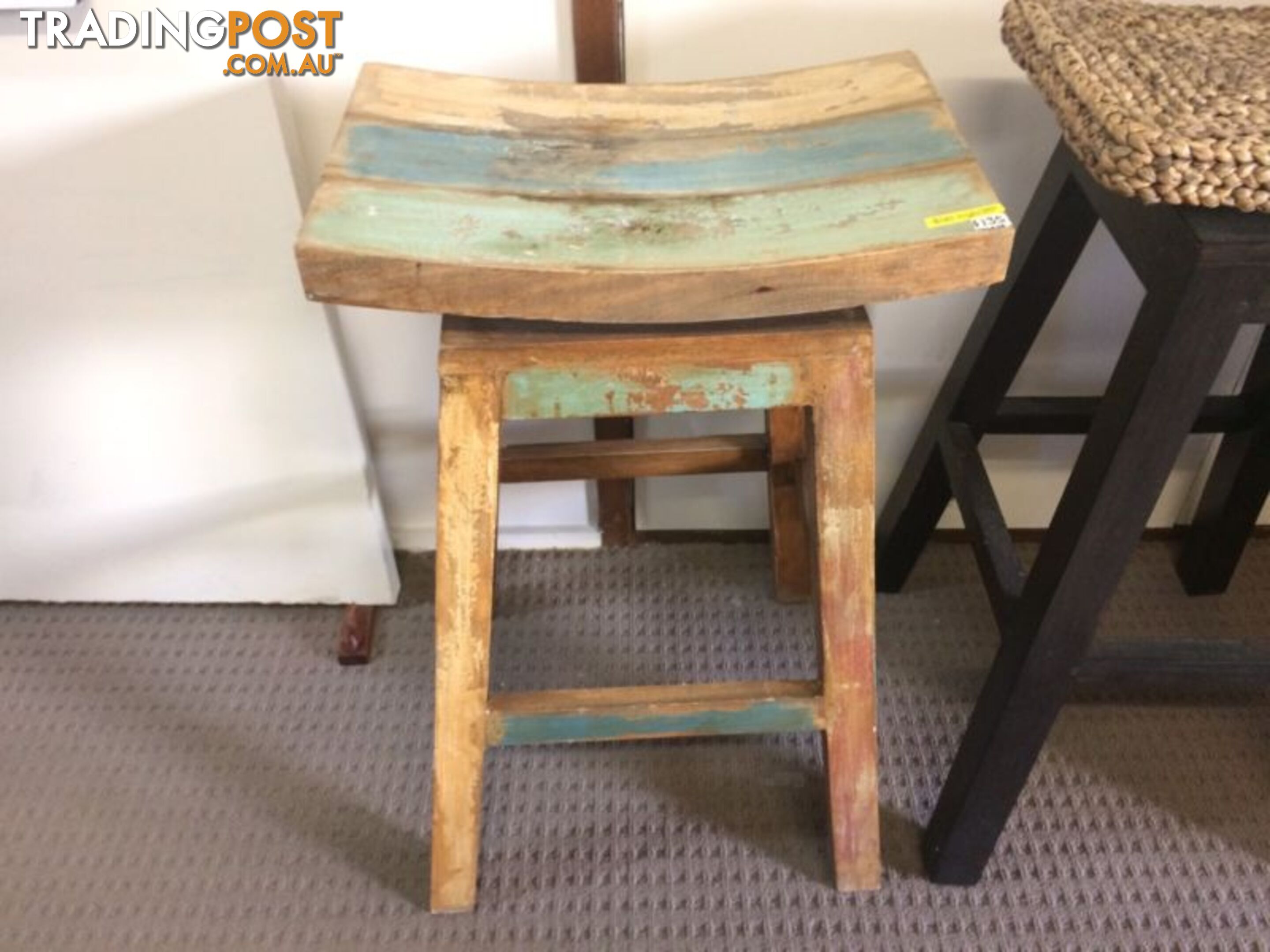 BAR STOOL SWIVEL (BOAT FINISHED)