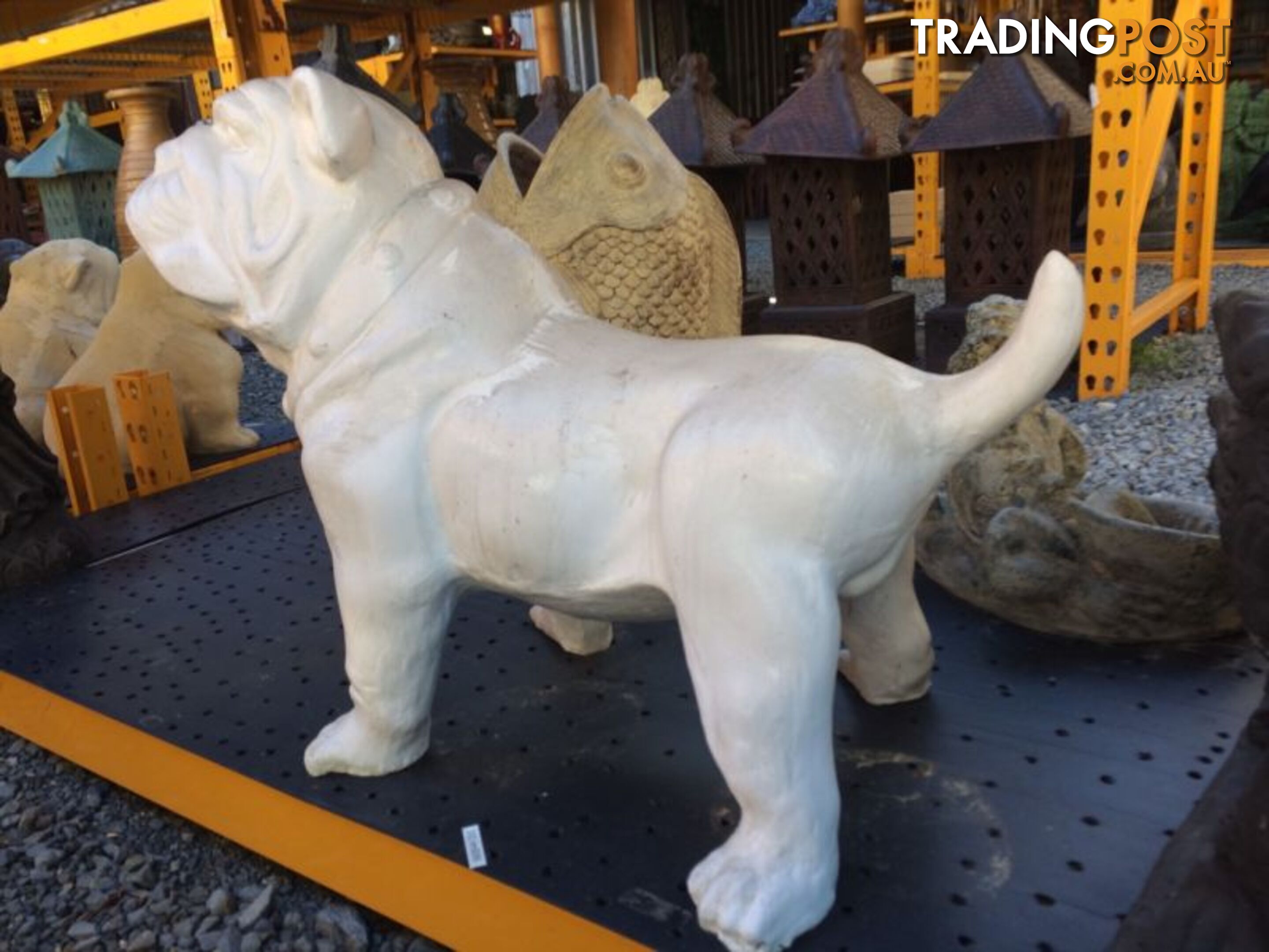 BULLDOG STATUE BIG(WHITE)