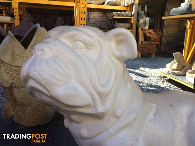 BULLDOG STATUE BIG(WHITE)