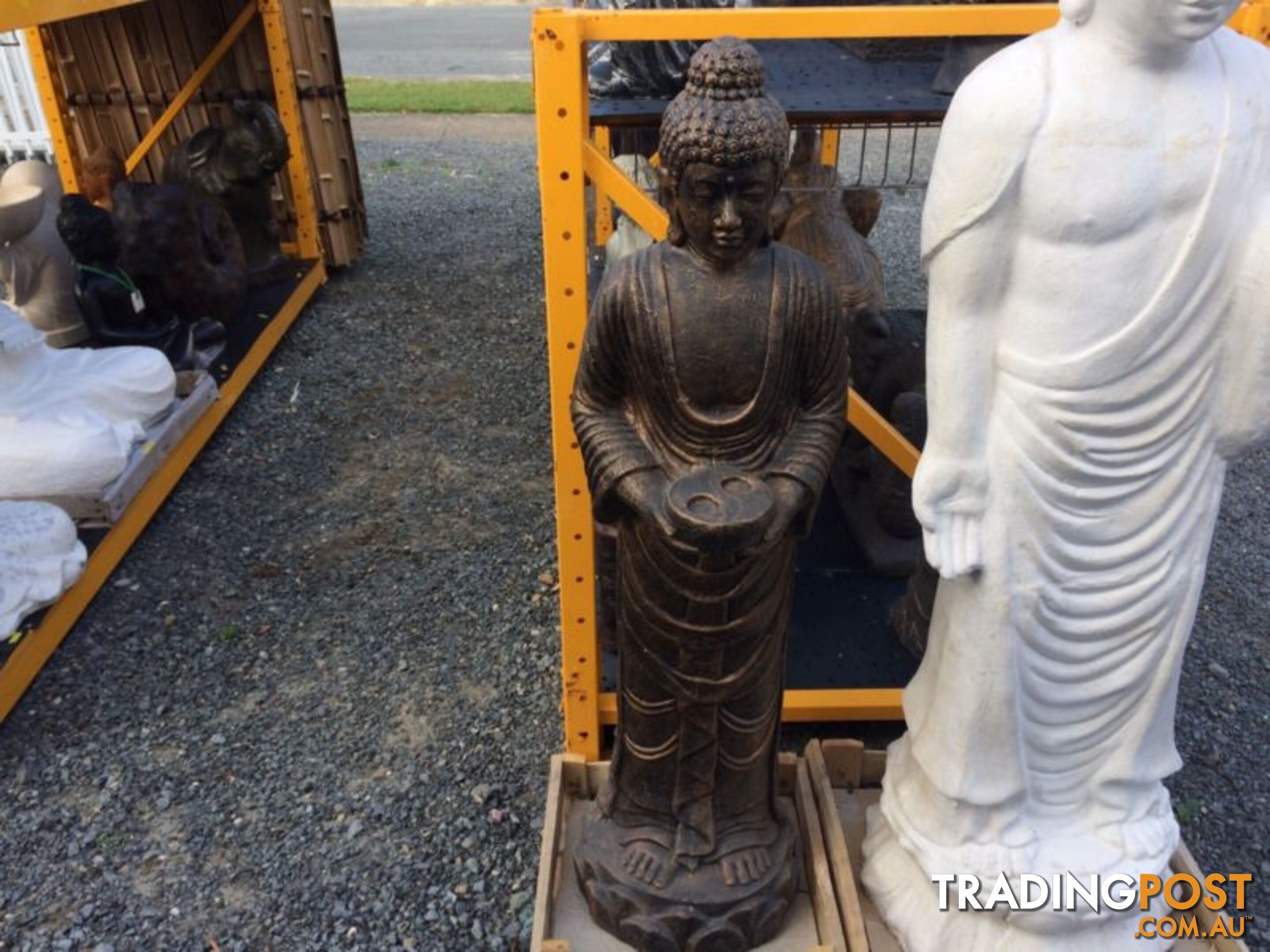 STATUE STANDING BUDDHA YIN YANG (BLK GOLD)