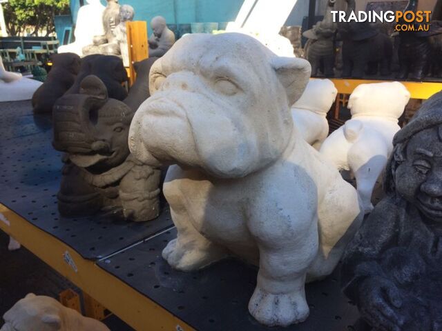 STATUE ANIMAL BULLDOG BIG (WHITE)