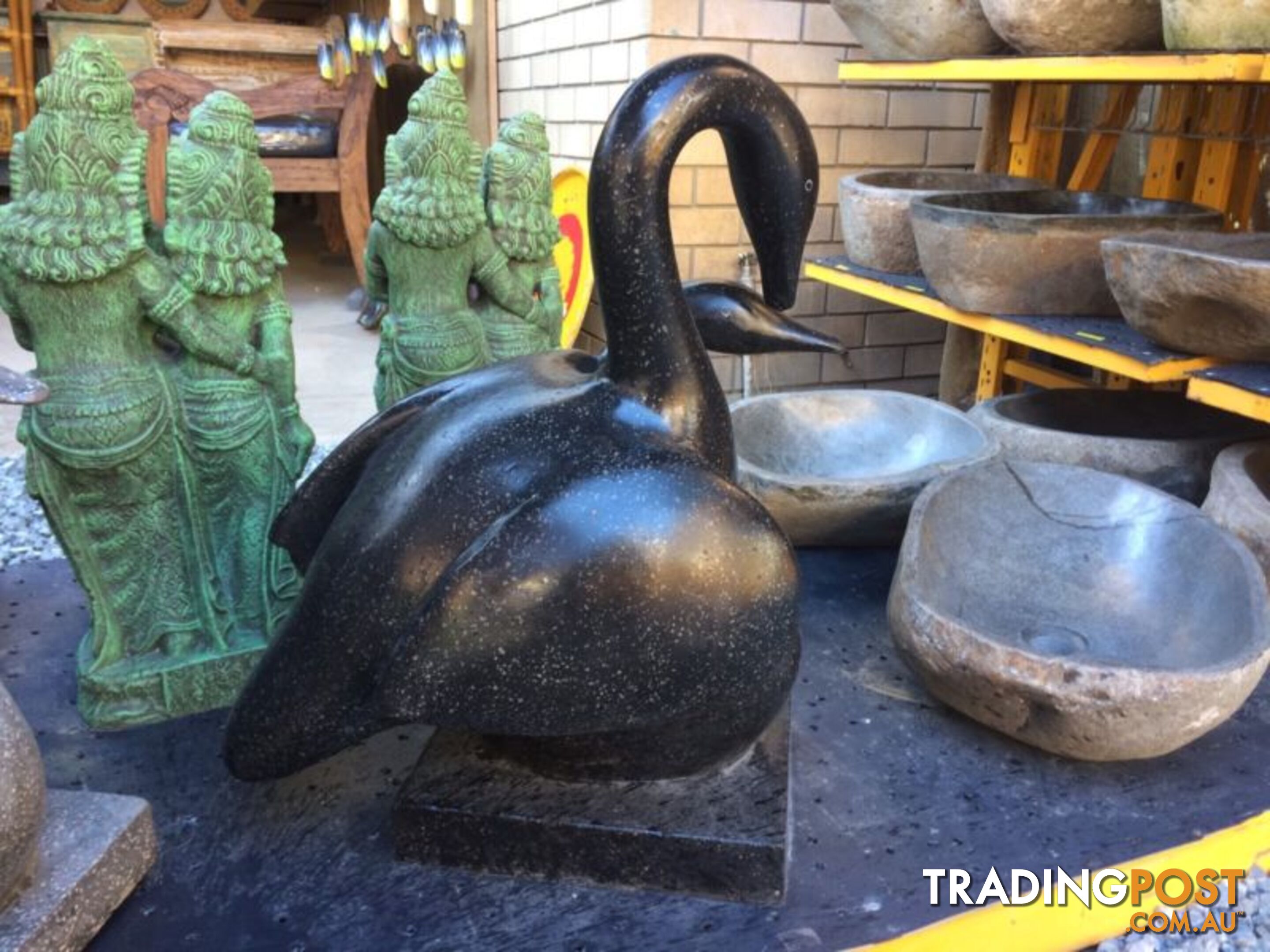 SWAN STATUE (BLACK)