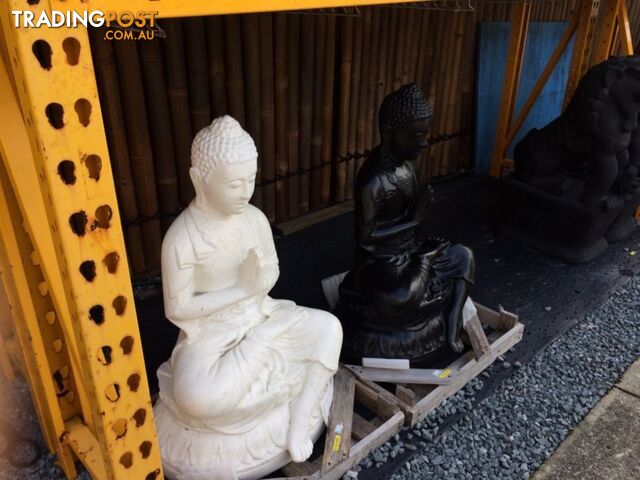 STATUE SITTING BUDDHA PRAYING 80x45x40cm (BLACK)