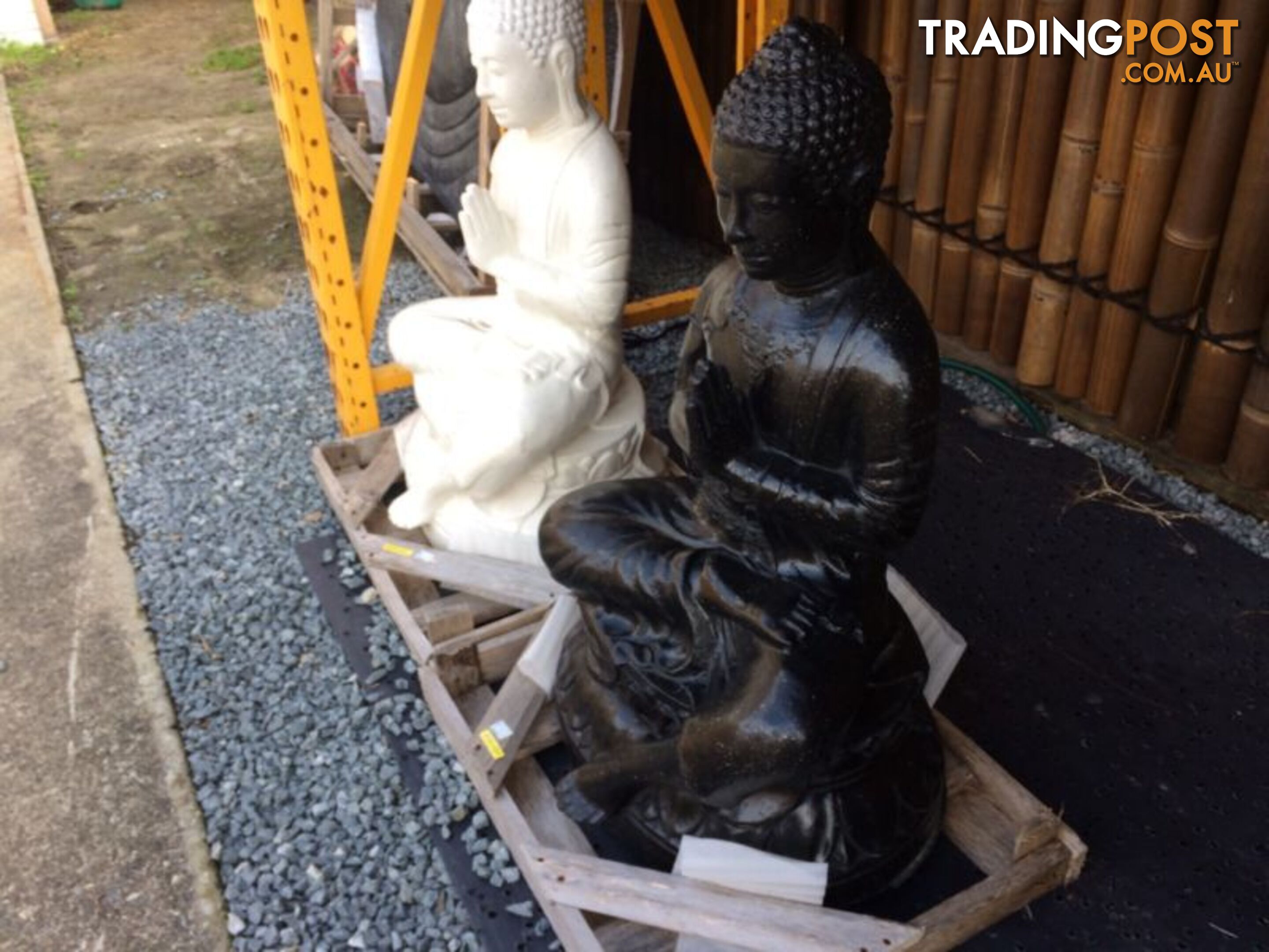 STATUE SITTING BUDDHA PRAYING 80x45x40cm (BLACK)