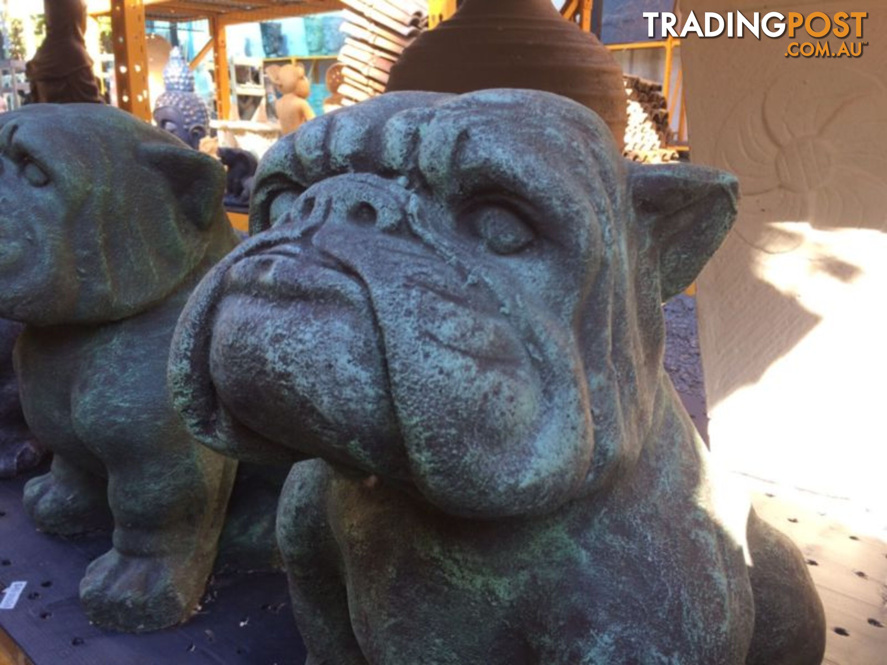 STATUE ANIMAL BULLDOG BIG (GREEN)