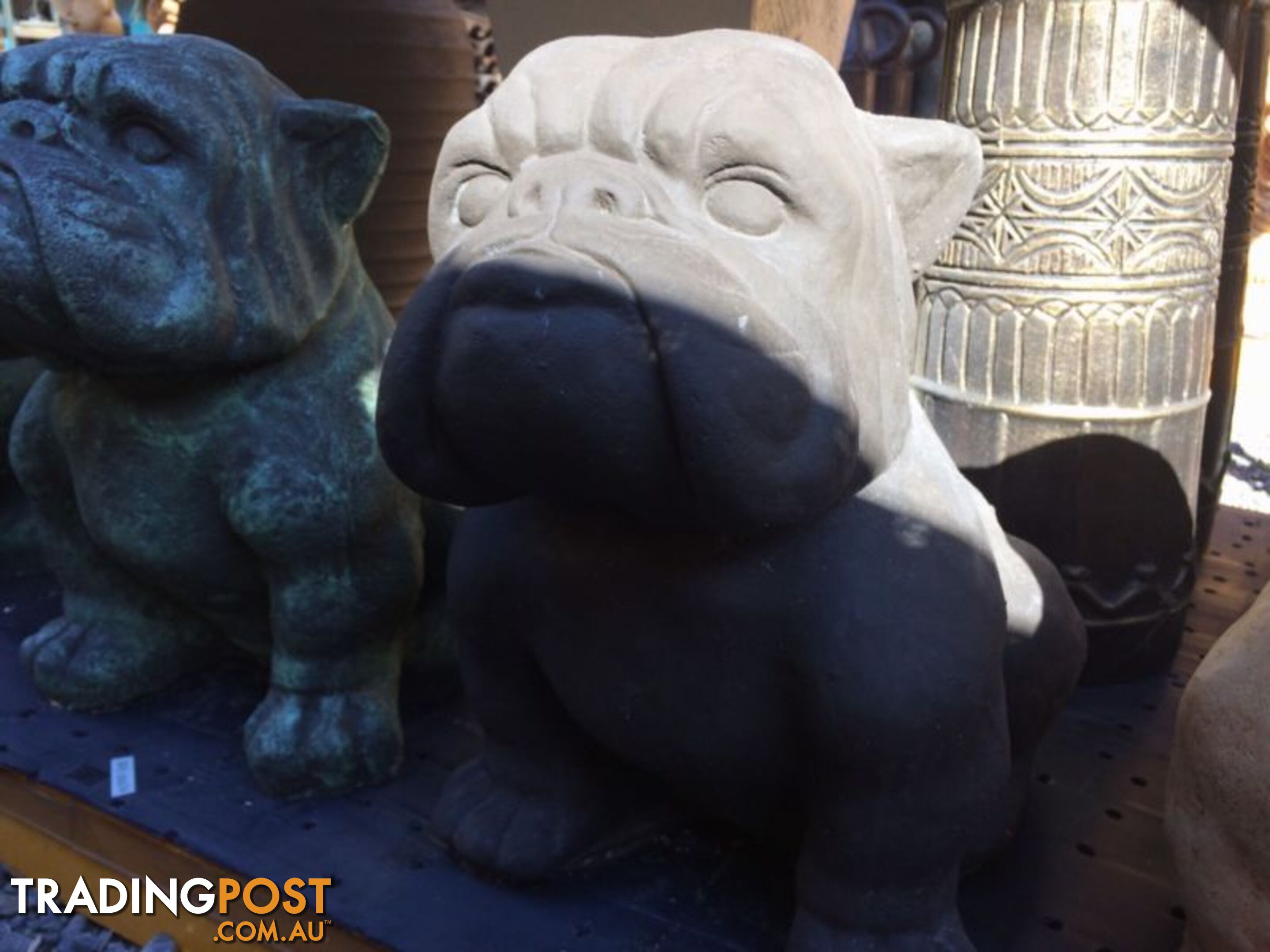 STATUE ANIMAL BULLDOG BIG (BLACK)