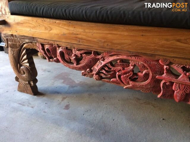 DAYBED WITH PINK CARVINGS