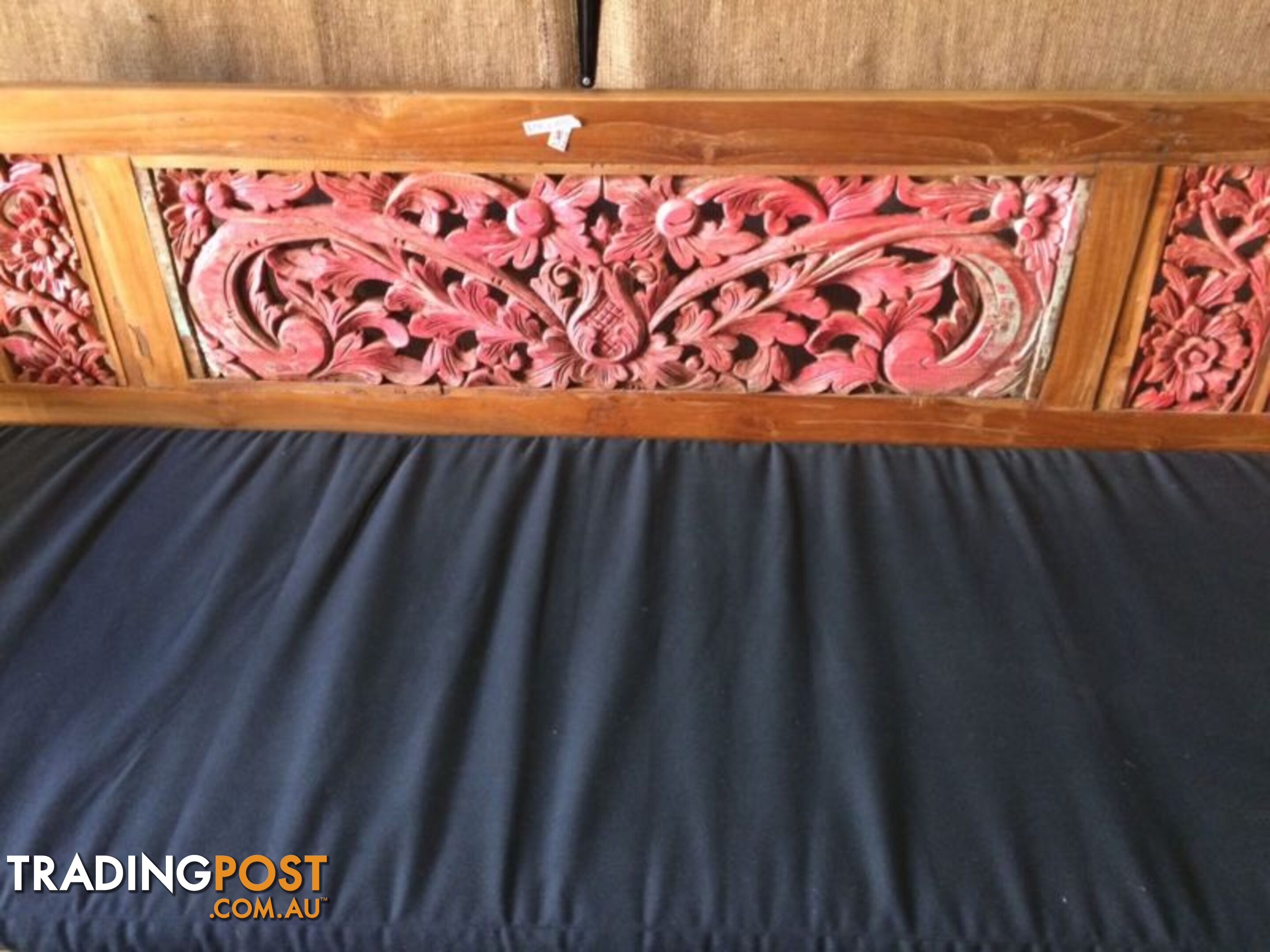 DAYBED WITH PINK CARVINGS