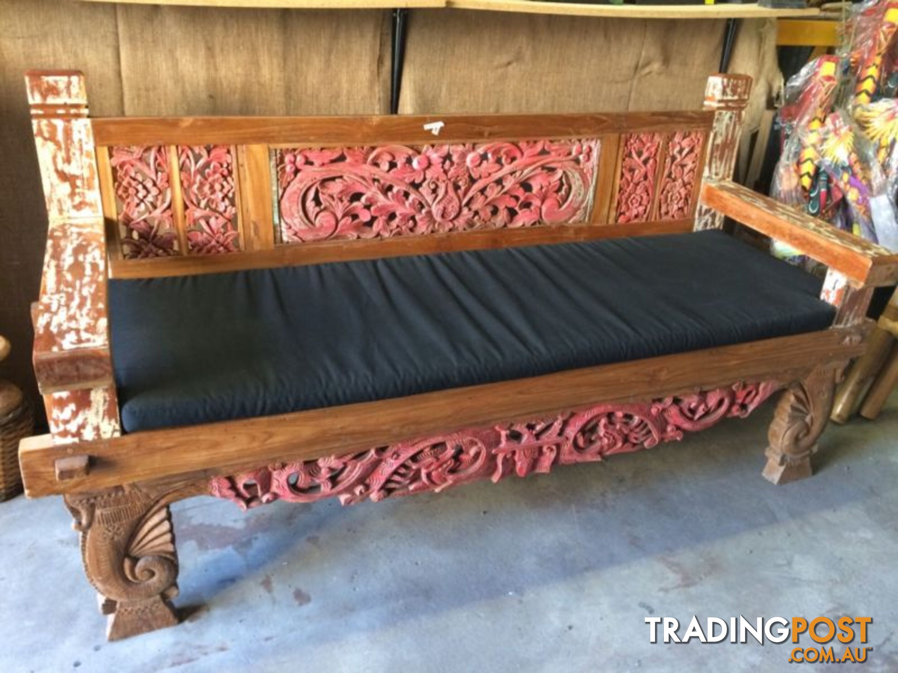 DAYBED WITH PINK CARVINGS