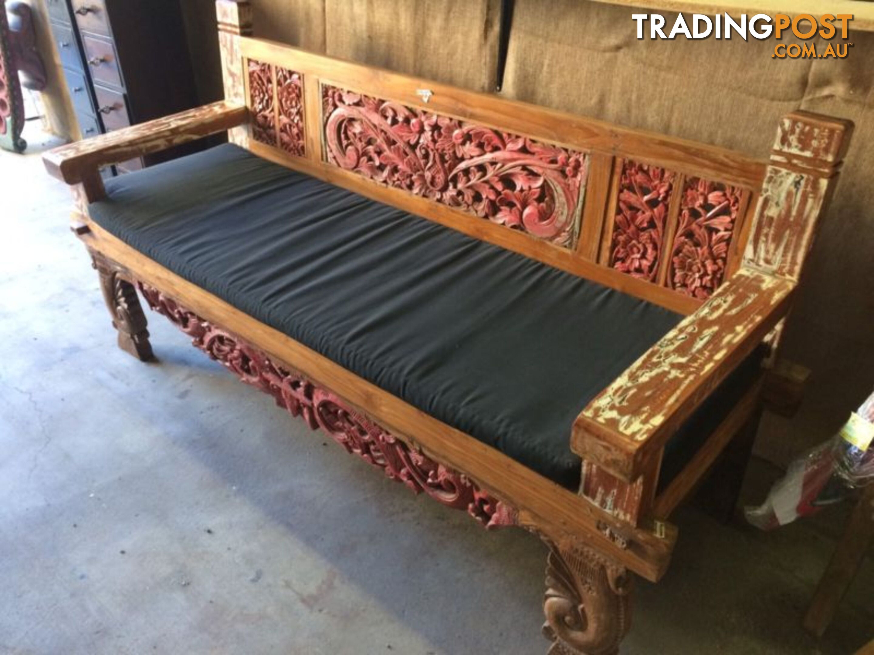 DAYBED WITH PINK CARVINGS