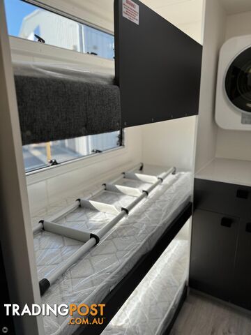 2024 Southern Cross Signature Series ST19F Touring bunks