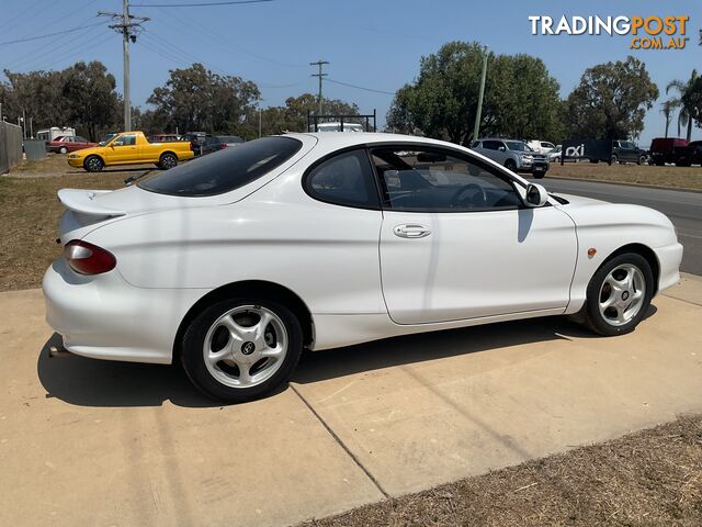 Hyundai Coupe - photo 3 of 15