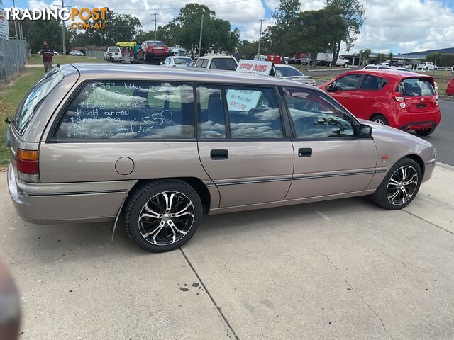 1997 Holden Commodore VS EXECUTIVE Wagon Automatic - photo 2 of 15