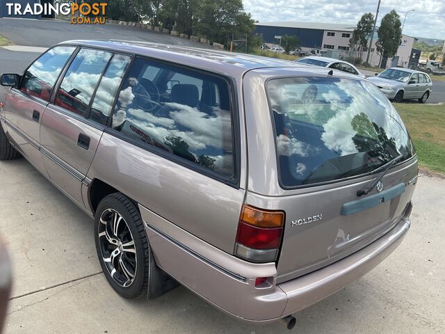 1997 Holden Commodore VS EXECUTIVE Wagon Automatic - photo 5 of 15