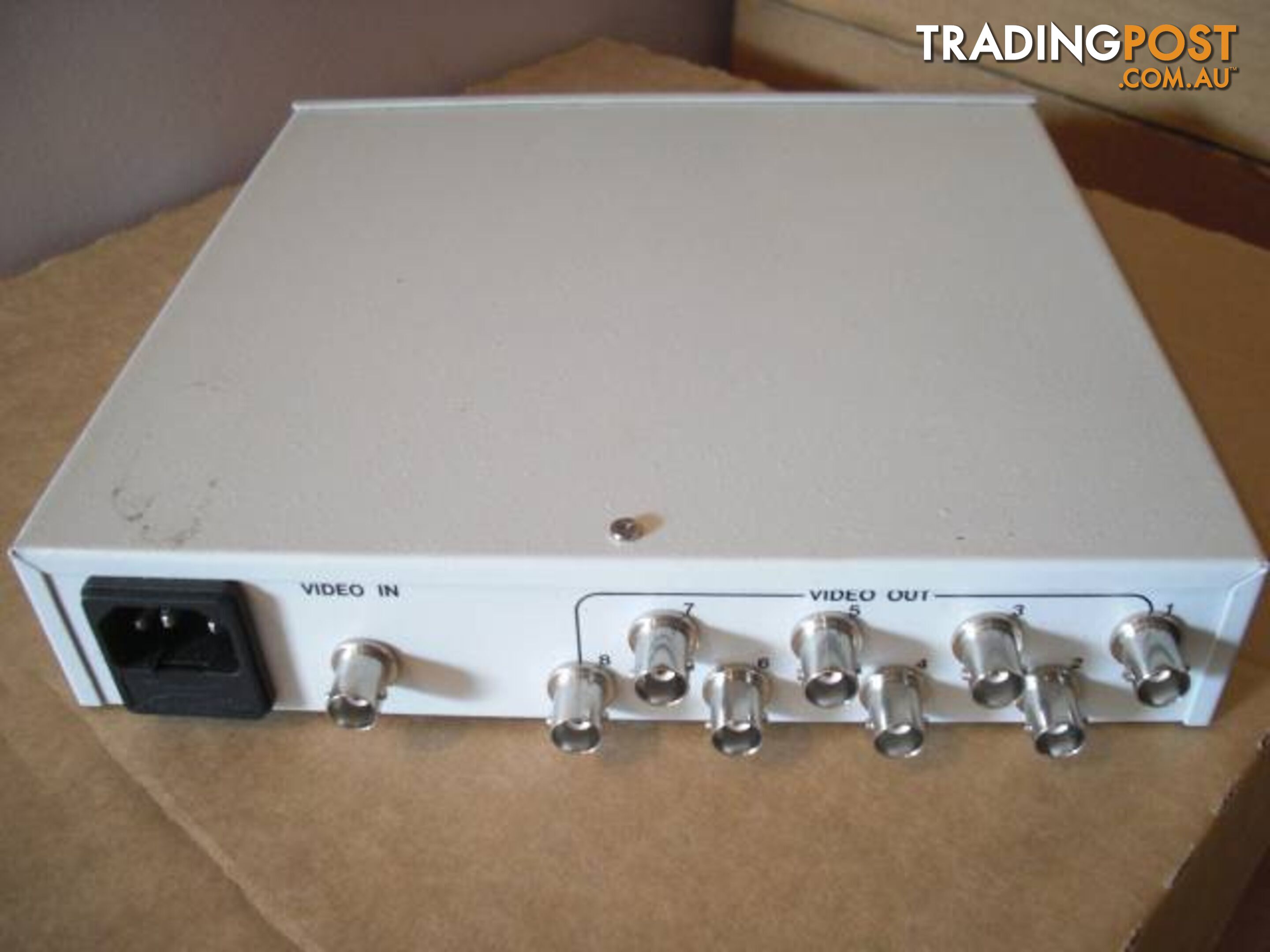 VIDEO DISTRIBUTION AMPLIFIER PICKUP OR POSTAGE 12.99