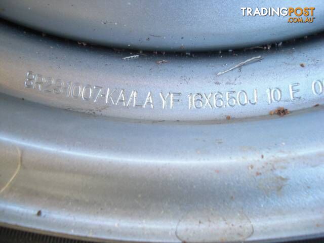 NEW FORD FALCON RIM 16 INCH AND TYRE 215/60/16 GOOD YEAR TYRE MA