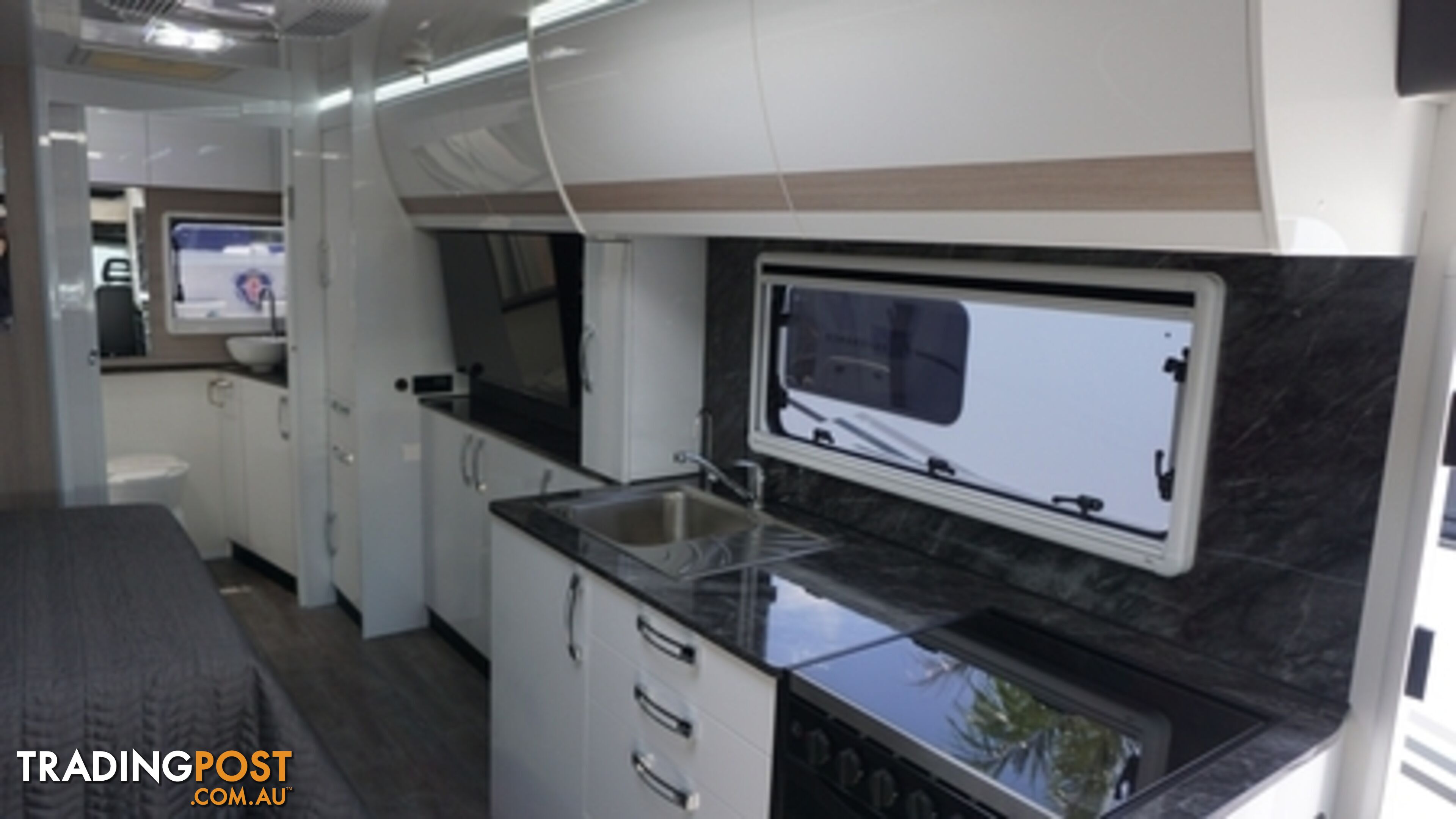 2024 AVIDA ESPERANCE MOTORHOME C7844SL