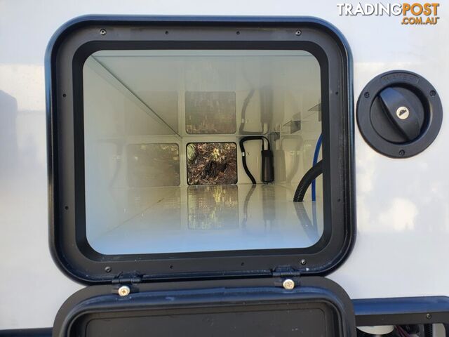 THE BULLANT COMPACT - photo 5 of 22