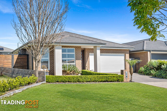 8 Leeds Street ORAN PARK NSW 2570