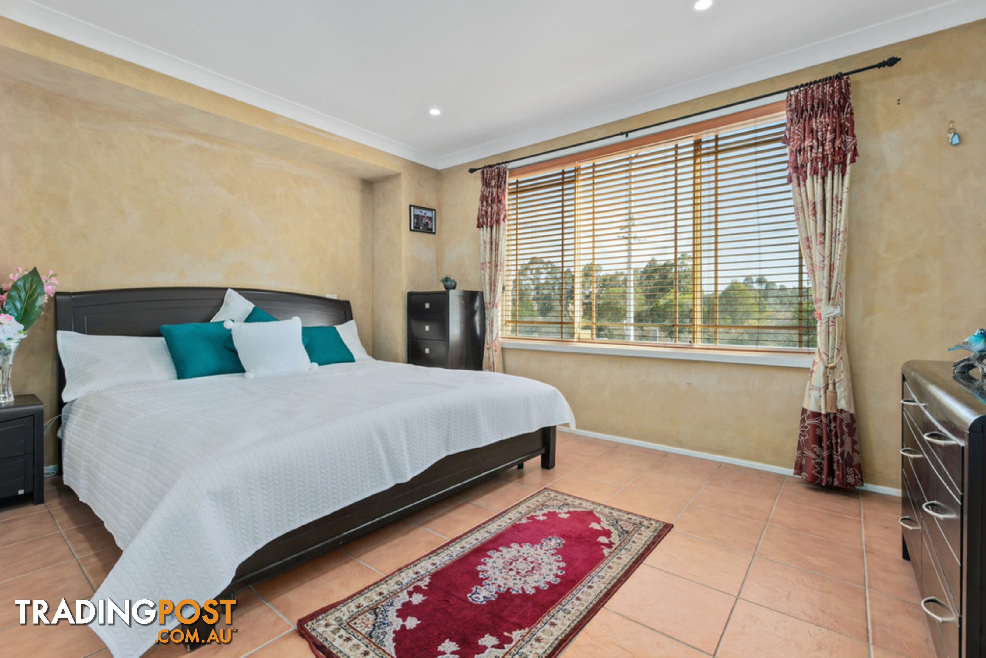 29 Blue Hills Drive GLENMORE PARK NSW 2745