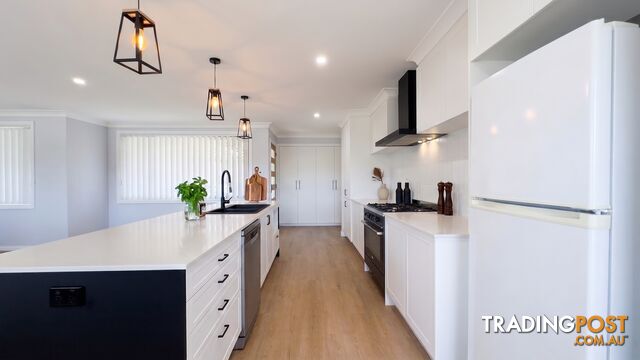 9 Hazel Close CRANEBROOK NSW 2749 - photo 4 of 13