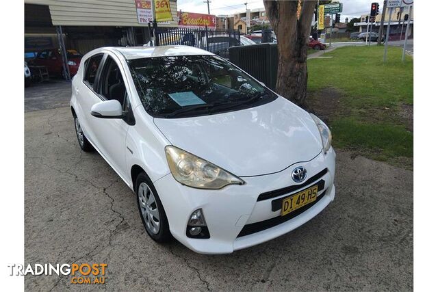 2012 TOYOTA PRIUS C  NHP10R HATCHBACK