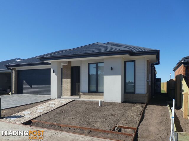 12 Rose Court EAST BAIRNSDALE VIC 3875