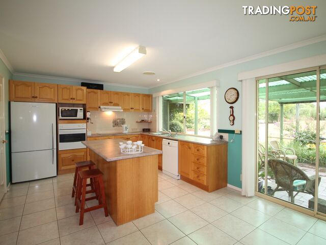 22 Timbarra Drive EASTWOOD VIC 3875