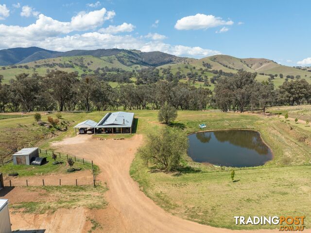 7415 Great Alpine Road SWIFTS CREEK VIC 3896