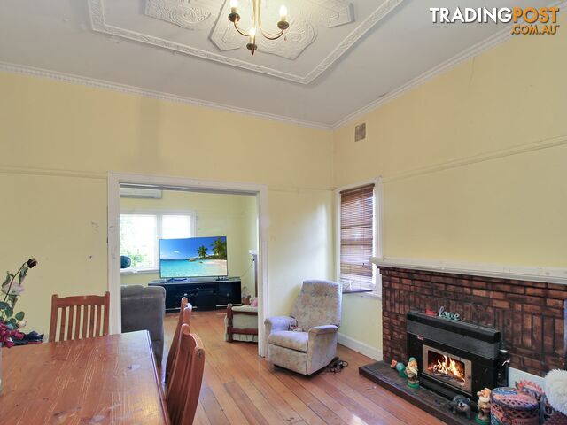 86 Pearson Street BAIRNSDALE VIC 3875 - photo 4 of 15