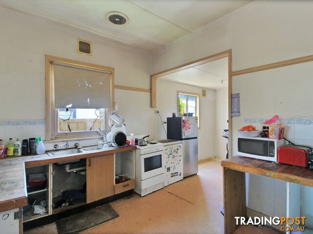86 Pearson Street BAIRNSDALE VIC 3875 - photo 5 of 15