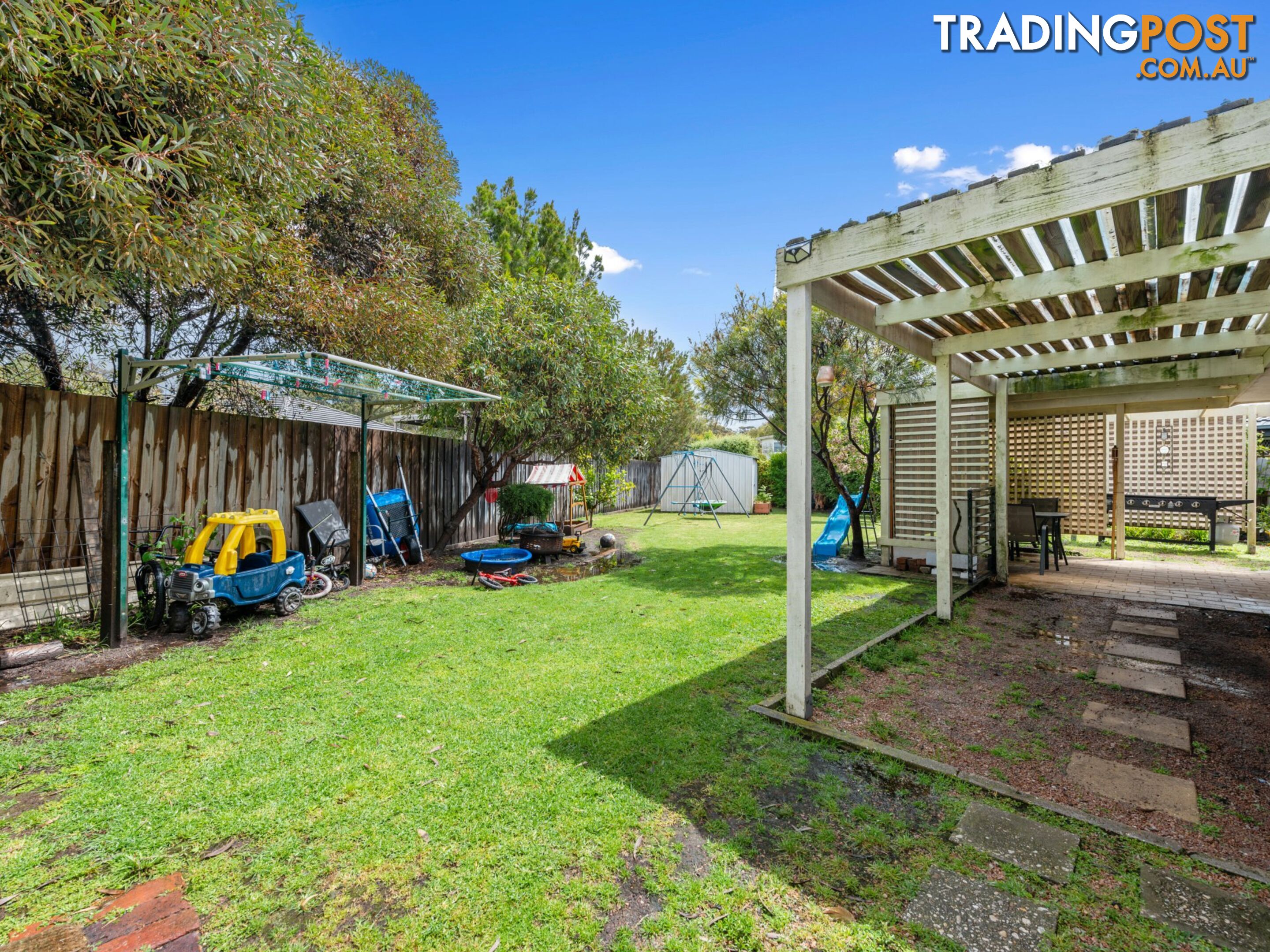 9 White Court EAGLE POINT VIC 3878