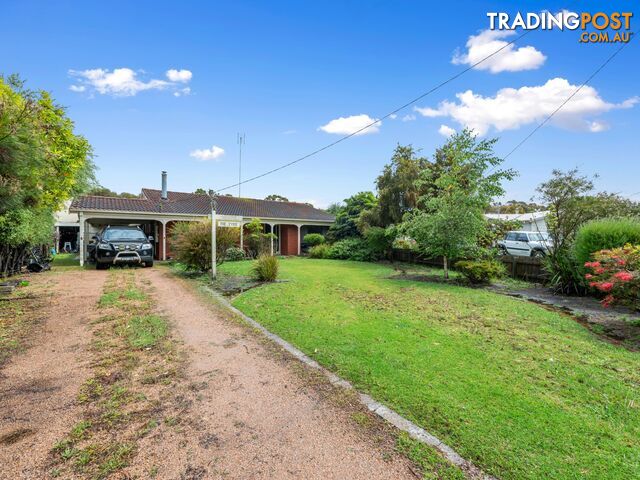 9 White Court EAGLE POINT VIC 3878