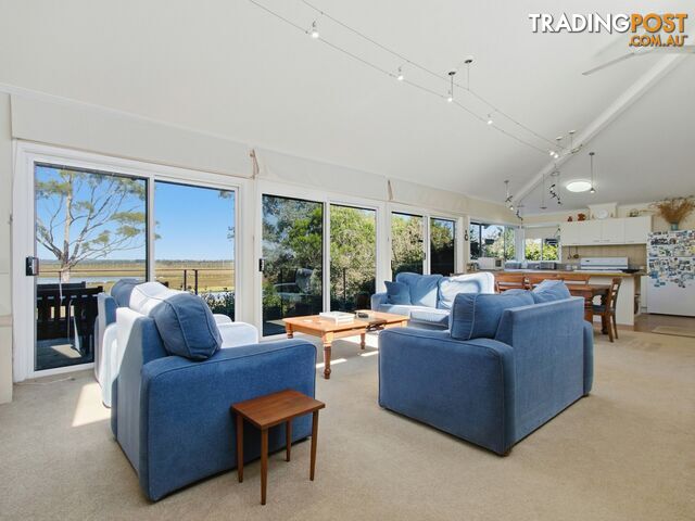 60 Crooke Street EAST BAIRNSDALE VIC 3875 - photo 2 of 22
