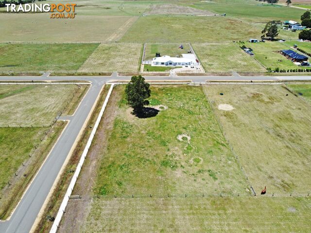 39 Hawkins Crescent LINDENOW SOUTH VIC 3875 - photo 3 of 7