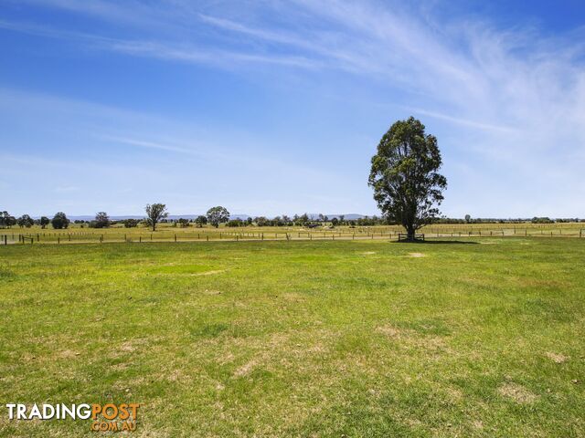 39 Hawkins Crescent LINDENOW SOUTH VIC 3875 - photo 4 of 7