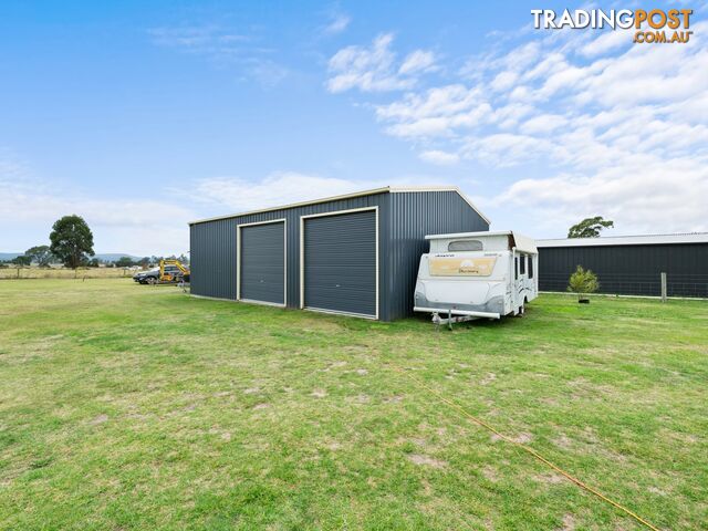 9 Hawkins Crescent LINDENOW SOUTH VIC 3875