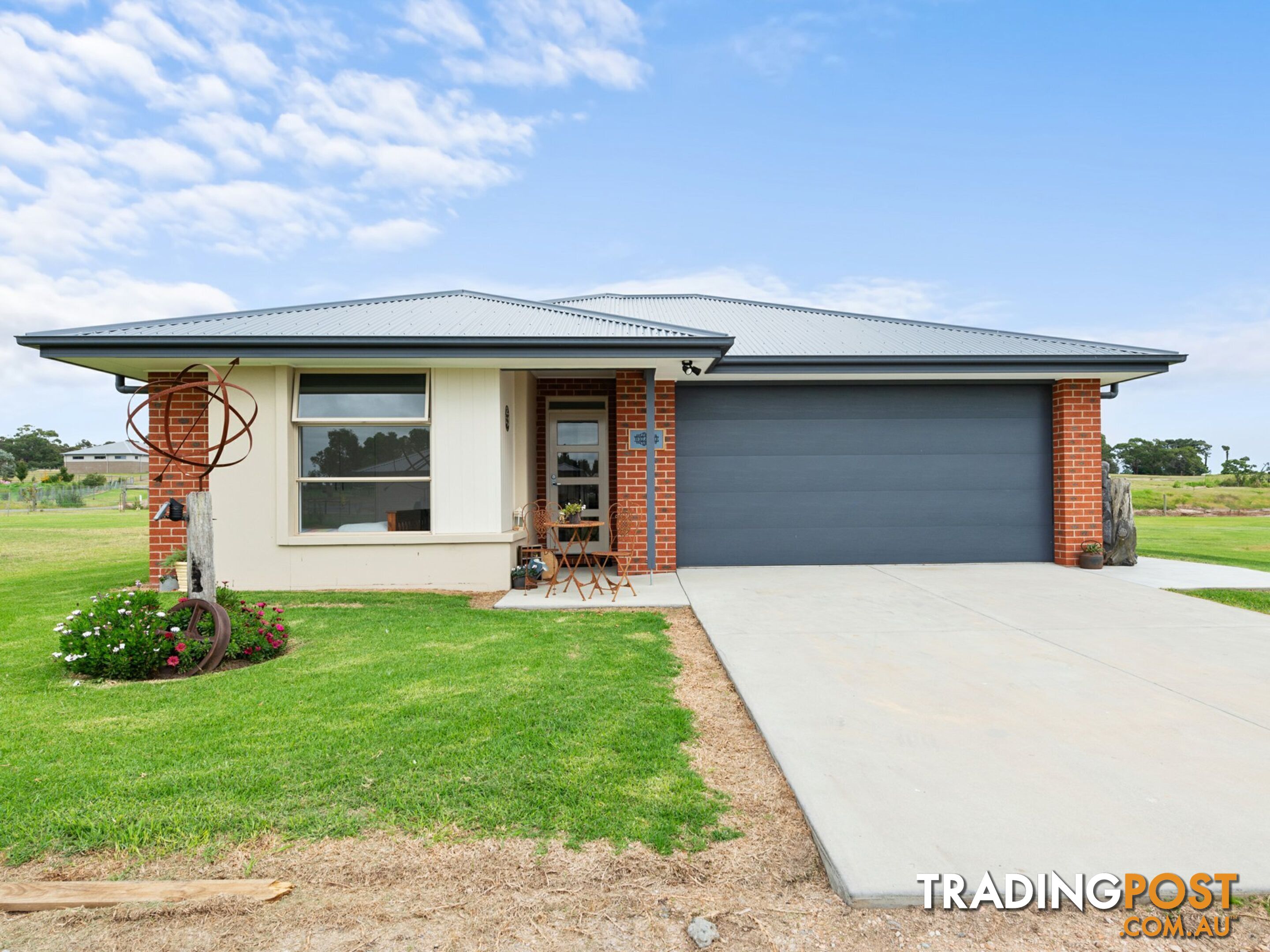 9 Hawkins Crescent LINDENOW SOUTH VIC 3875