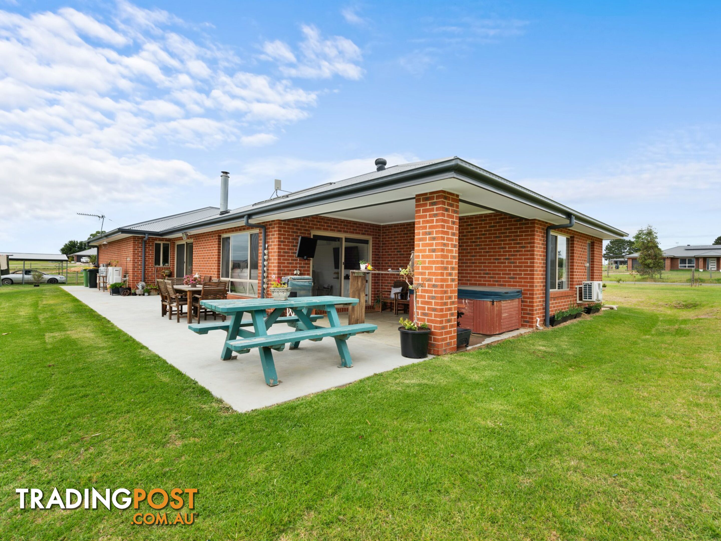 9 Hawkins Crescent LINDENOW SOUTH VIC 3875