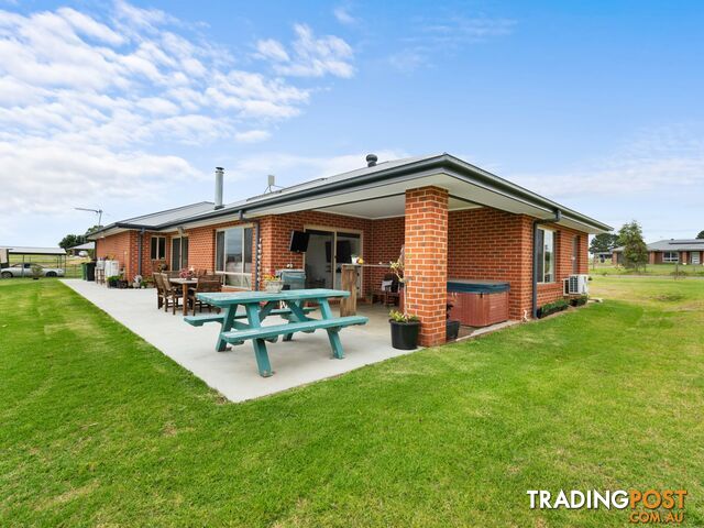 9 Hawkins Crescent LINDENOW SOUTH VIC 3875