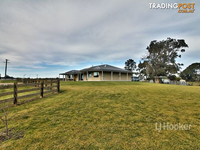 1 Neds Creek Drive NICHOLSON VIC 3882