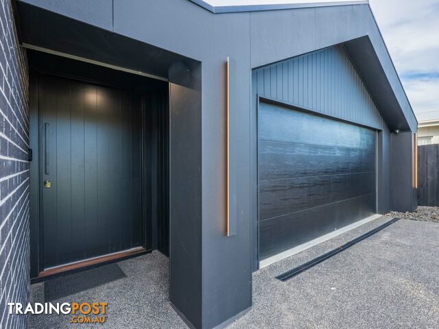 43 Eastern View Drive EASTWOOD VIC 3875 - photo 2 of 25