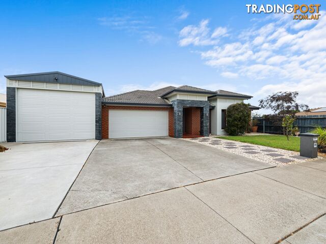 64 Gatehouse Drive EASTWOOD VIC 3875