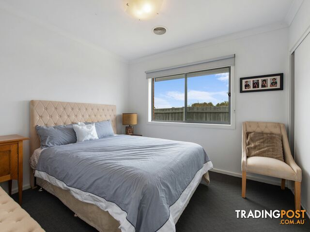 64 Gatehouse Drive EASTWOOD VIC 3875